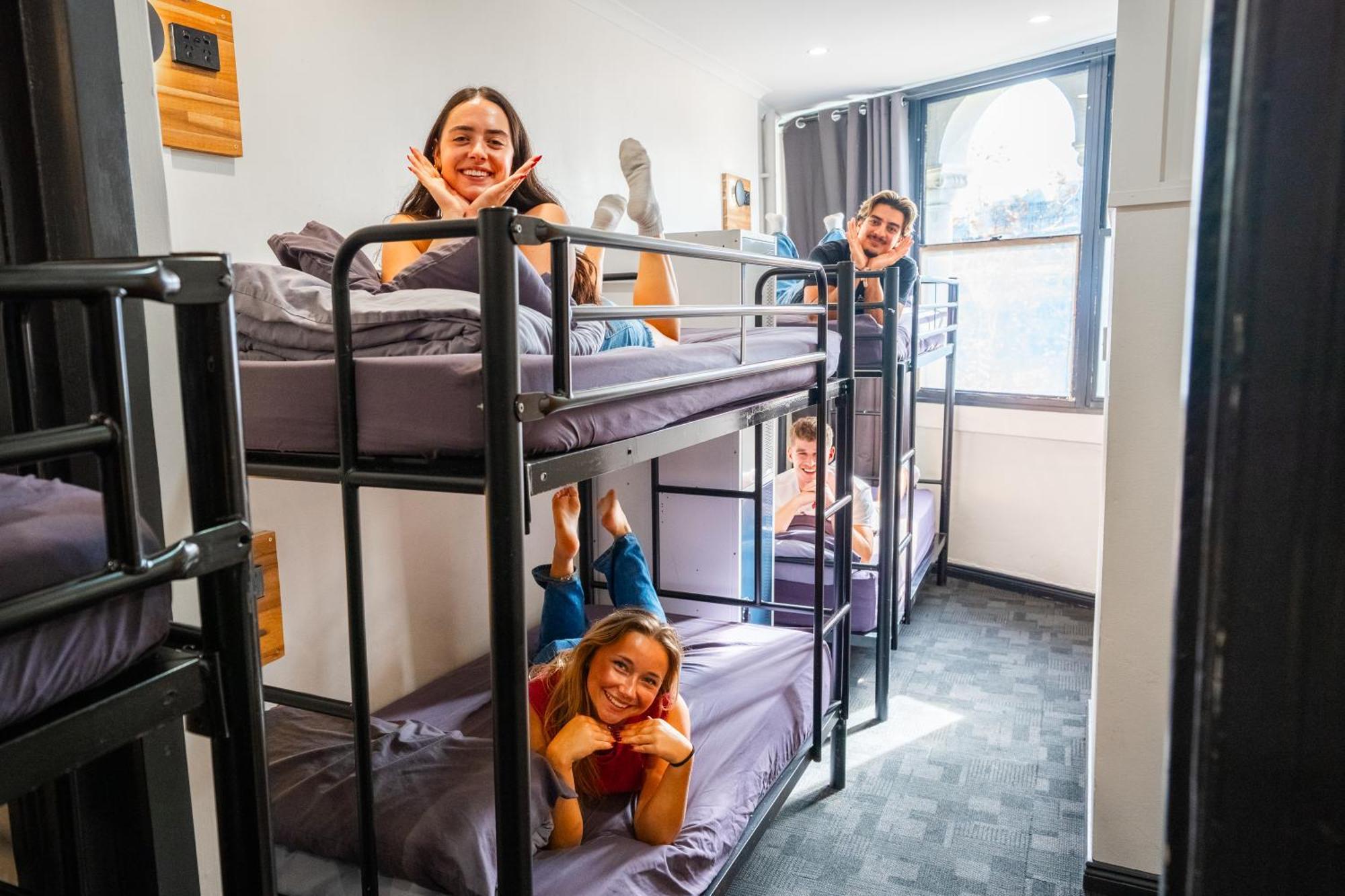Mad Monkey Kings Cross (Adults Only) Hostel Sydney Bagian luar foto